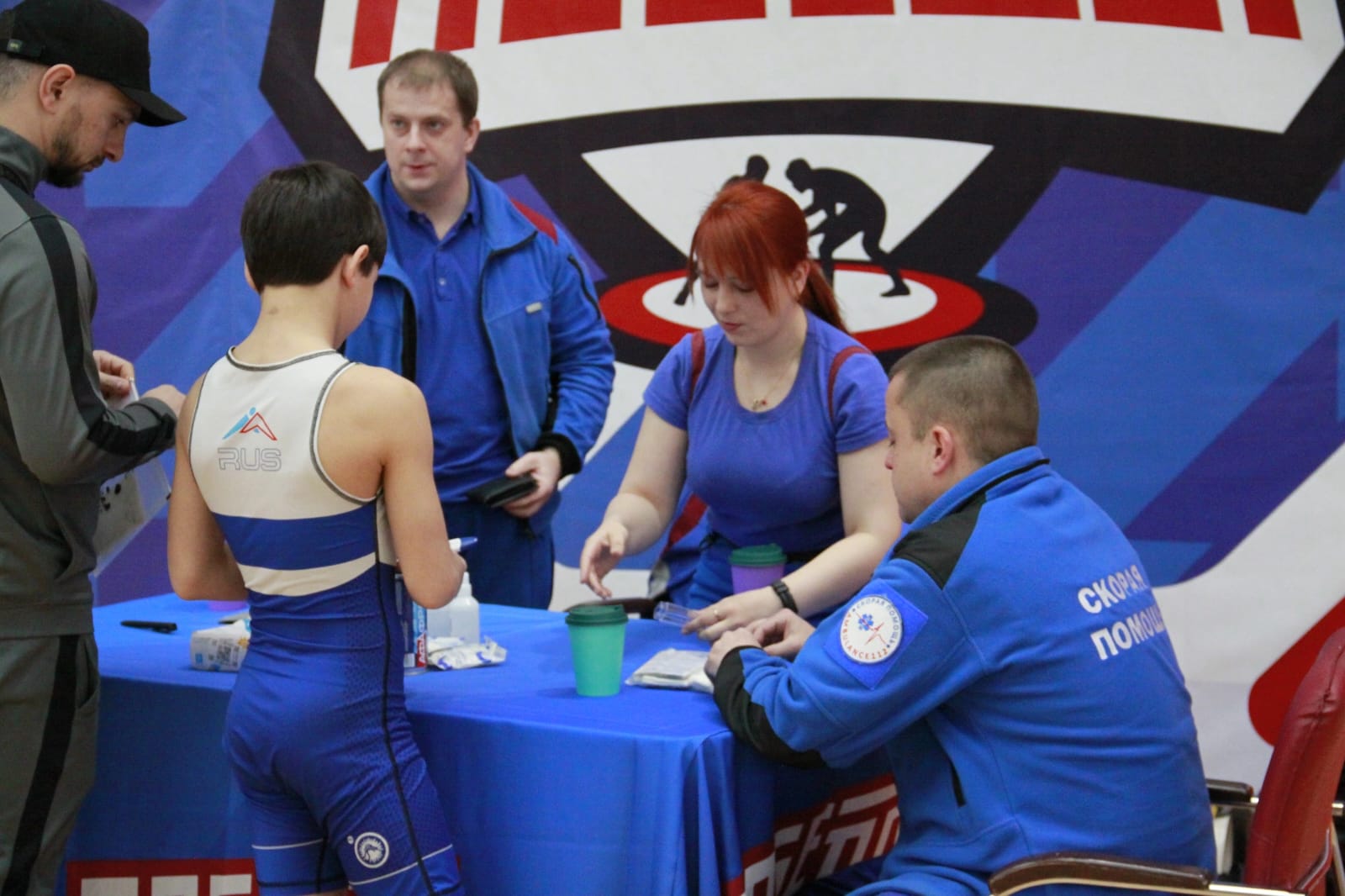 Медики на дежурстве на арене